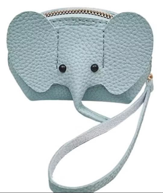 Elephant leather coin purse with key ring x1  𓃰